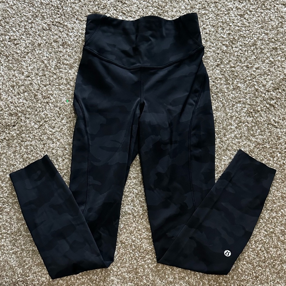 Lululemon Base Pace High-Rise Running
Tight 25" Camo